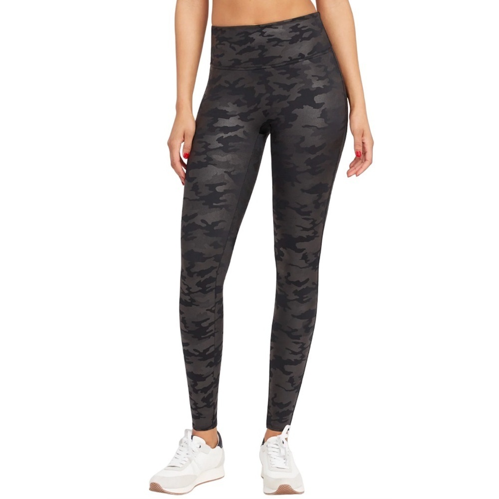 Spanx Faux Leather Camo Leggings Large Excellent Condition